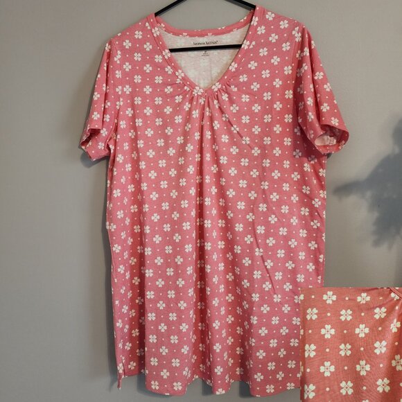 Woman Within Tops - Woman Within Perfect Printed Short-Sleeve Shirred V-Neck Tunic, Size Medium